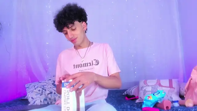 Snapshot of josesweet_ chatting on October 1, 2025, 2:54 pm josesweet  online show from October 1, 2025, 2:54 pm