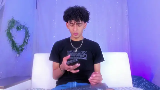 Snapshot of josesweet_ chatting on October 2, 2025, 7:28 pm josesweet  online show from October 2, 2025, 7:28 pm