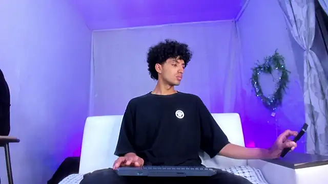 Snapshot of josesweet_ chatting on October 29, 2025, 4:28 pm josesweet  online show from October 29, 2025, 4:28 pm