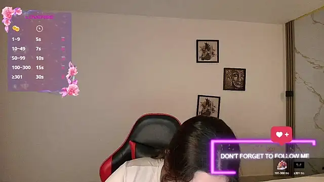 Nina Rouge7 online show from November 8, 2025, 1:14 pm