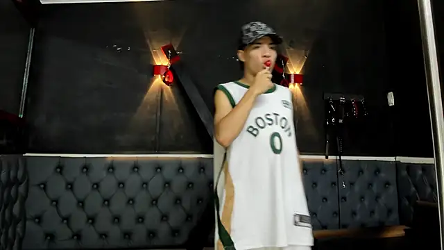 liam coleman25 online show from November 23, 2025, 4:33 am