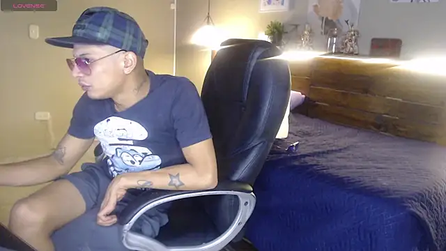Snapshot of JackBanger_ chatting on September 30, 2025, 1:22 am JackBanger online show from September 30, 2025, 1:22 am