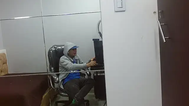 Snapshot of JackBanger_ chatting on October 7, 2025, 12:55 am JackBanger online show from October 7, 2025, 12:55 am