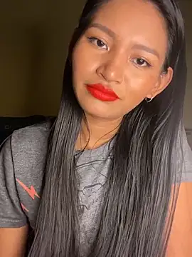 fenixzara online show from September 25, 2025, 4:13 pm