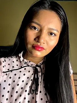 fenixzara online show from September 24, 2025, 6:36 pm