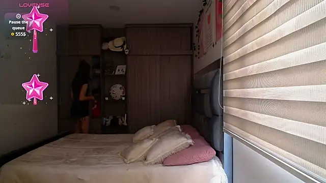 Kittyross online show from February 5, 2026, 3:19 pm