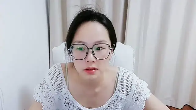 Snapshot of guai00 chatting on June 10, 2026, 1:56 pm guai00 online show from June 10, 2026, 1:56 pm