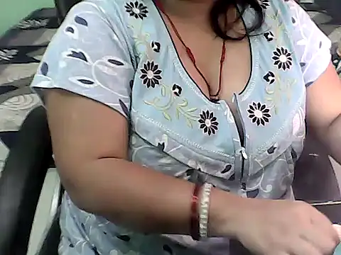 BABITA KUMARII online show from March 1, 2026, 5:24 pm