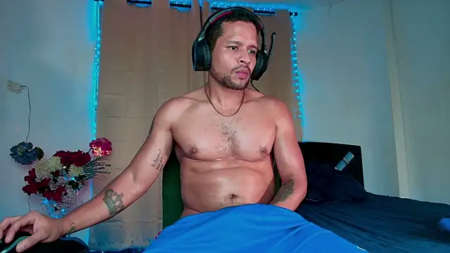 Snapshot of LucasGaeel chatting on October 12, 2025, 4:58 am LucasGaeel online show from October 12, 2025, 4:58 am