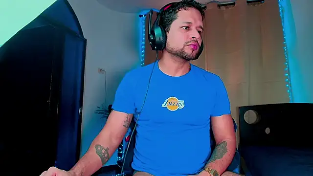 Snapshot of LucasGaeel chatting on November 25, 2025, 3:18 am LucasGaeel online show from November 25, 2025, 3:18 am