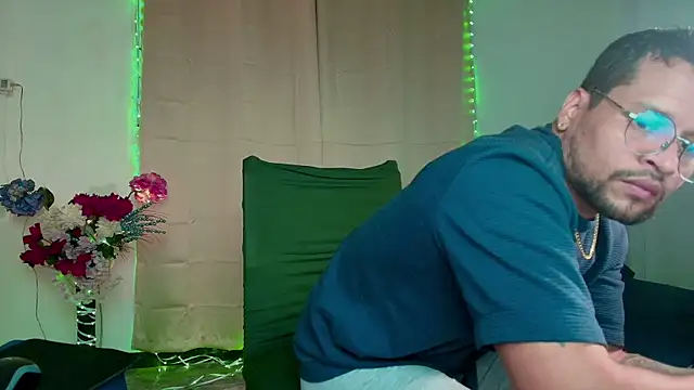 Snapshot of LucasGaeel chatting on October 11, 2025, 4:46 am LucasGaeel online show from October 11, 2025, 4:46 am