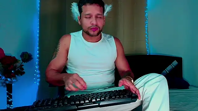 Snapshot of LucasGaeel chatting on November 11, 2025, 1:00 am LucasGaeel online show from November 11, 2025, 1:00 am