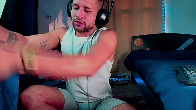 Snapshot of LucasGaeel chatting on October 24, 2025, 4:50 pm LucasGaeel online show from October 24, 2025, 4:50 pm