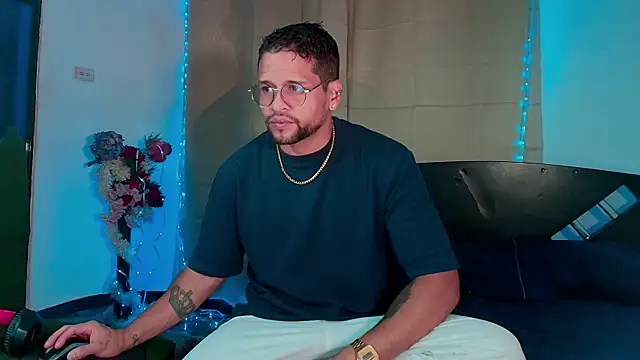 Snapshot of LucasGaeel chatting on October 9, 2025, 12:22 am LucasGaeel online show from October 9, 2025, 12:22 am