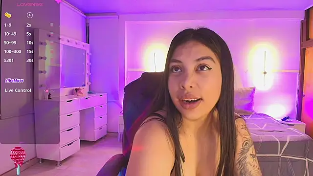 kloe28 online show from April 18, 2026, 3:42 am