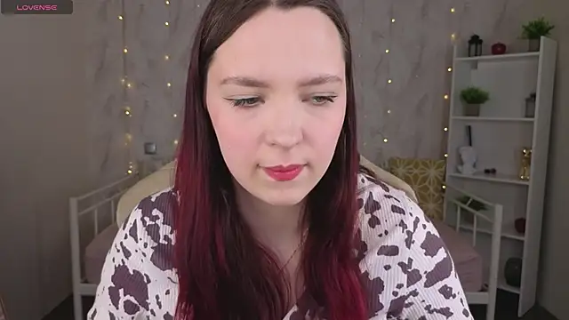 Monica  Queen online show from May 18, 2026, 5:34 am