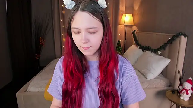 Monica  Queen online show from December 5, 2025, 5:28 am