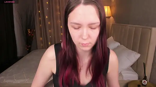 Monica  Queen online show from April 20, 2026, 5:32 am