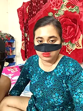 Love Queen11 online show from February 13, 2026, 4:07 pm