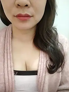 Snapshot of Girl_Shy2000 chatting on February 7, 2026, 2:30 am Girl Shy2000 online show from February 7, 2026, 2:30 am