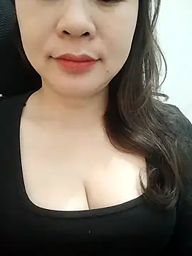 Snapshot of Girl_Shy2000 chatting on February 23, 2026, 5:19 am Girl Shy2000 online show from February 23, 2026, 5:19 am