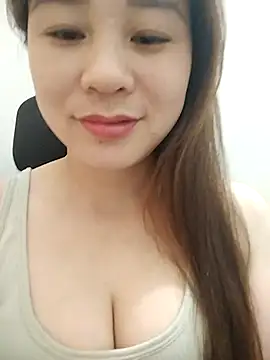 Snapshot of Girl_Shy2000 chatting on October 31, 2025, 8:11 am Girl Shy2000 online show from October 31, 2025, 8:11 am