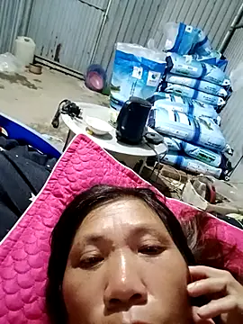 Snapshot of bella-bae chatting on October 13, 2025, 12:51 pm bella-bae online show from October 13, 2025, 12:51 pm