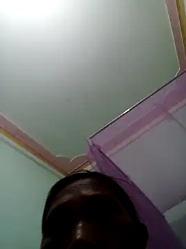 Snapshot of bella-bae chatting on October 17, 2025, 1:09 am bella-bae online show from October 17, 2025, 1:09 am