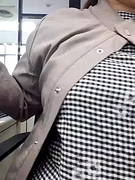 Kimkhaepretty online show from October 7, 2025, 5:08 am