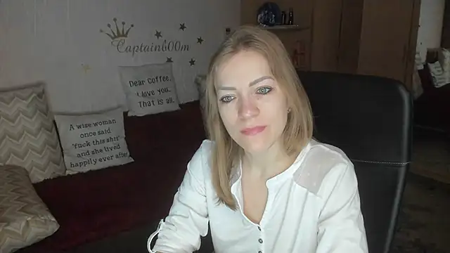 Snapshot of Tiffany_Bates chatting on October 30, 2025, 3:38 am Tiffany Bates online show from October 30, 2025, 3:38 am