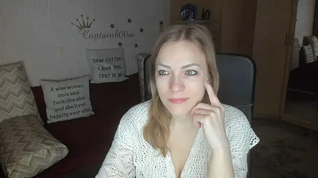 Snapshot of Tiffany_Bates chatting on November 27, 2025, 3:29 am Tiffany Bates online show from November 27, 2025, 3:29 am