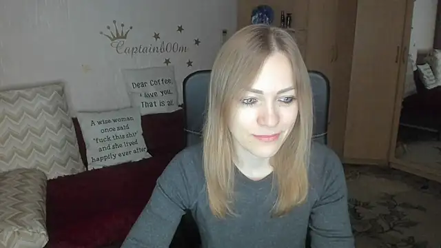 Snapshot of Tiffany_Bates chatting on December 14, 2025, 3:24 am Tiffany Bates online show from December 14, 2025, 3:24 am