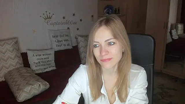 Snapshot of Tiffany_Bates chatting on October 3, 2025, 3:09 am Tiffany Bates online show from October 3, 2025, 3:09 am