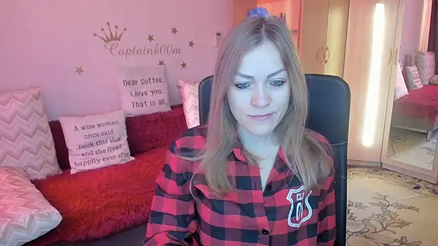 Snapshot of Tiffany_Bates chatting on October 1, 2025, 4:06 am Tiffany Bates online show from October 1, 2025, 4:06 am