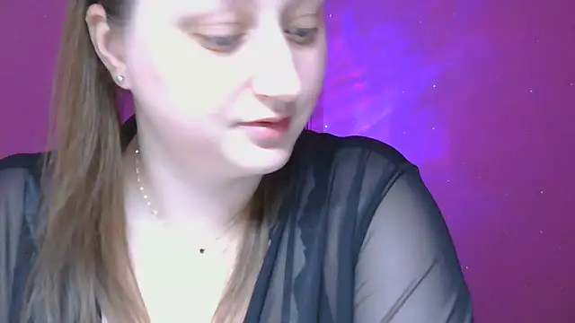 Snapshot of Omivelle chatting on November 10, 2025, 8:25 pm Omivelle online show from November 10, 2025, 8:25 pm