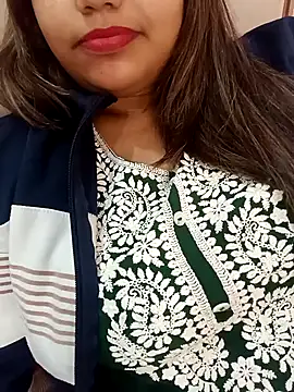 Miss Rose   online show from November 18, 2025, 7:22 am