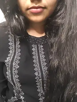 Miss Rose   online show from October 6, 2025, 5:13 pm