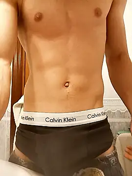 ruiiizz online show from April 22, 2026, 4:03 pm