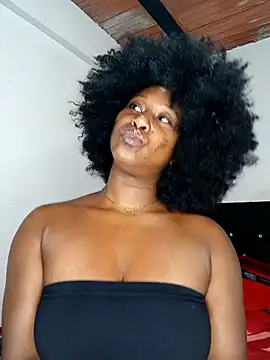 Snapshot of Opal_S chatting on November 18, 2025, 10:40 am Opal S online show from November 18, 2025, 10:40 am