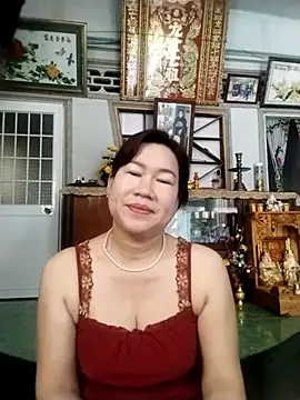 Snapshot of Tyty_xx chatting on October 27, 2025, 2:01 am Tyty xx online show from October 27, 2025, 2:01 am