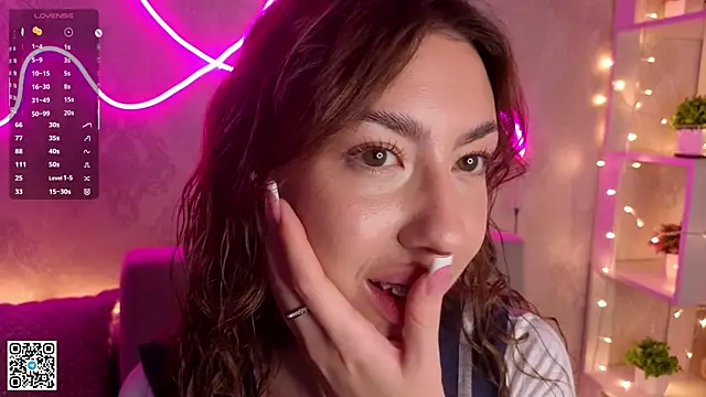 KeilaJeschon online show from November 13, 2025, 4:49 am