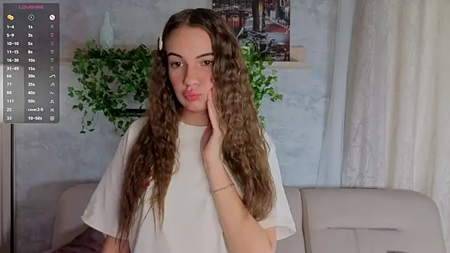Snapshot of TashaCajune chatting on October 9, 2025, 4:24 am TashaCajune online show from October 9, 2025, 4:24 am