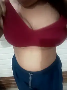 Snapshot of Minakshi_677 chatting on December 18, 2025, 5:28 pm Minakshi 677 online show from December 18, 2025, 5:28 pm