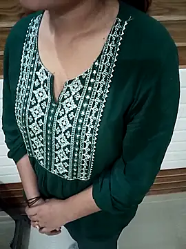 Snapshot of Minakshi_677 chatting on December 16, 2025, 8:02 pm Minakshi 677 online show from December 16, 2025, 8:02 pm