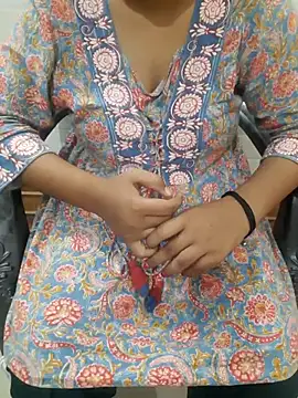 Snapshot of Minakshi_677 chatting on October 1, 2025, 7:02 am Minakshi 677 online show from October 1, 2025, 7:02 am