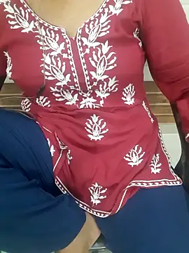 Snapshot of Minakshi_677 chatting on October 2, 2025, 7:01 am Minakshi 677 online show from October 2, 2025, 7:01 am