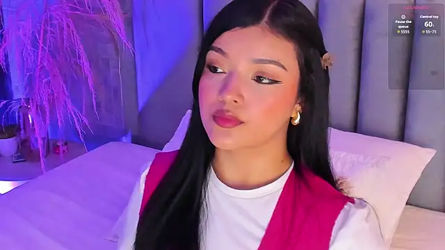 EmmaBlossom online show from October 9, 2025, 6:30 pm