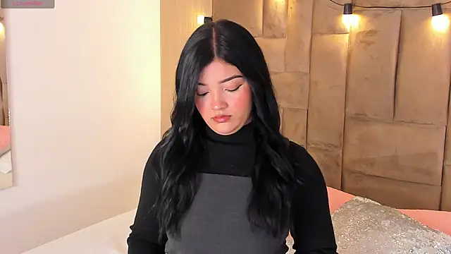 EmmaBlossom online show from October 10, 2025, 7:25 pm