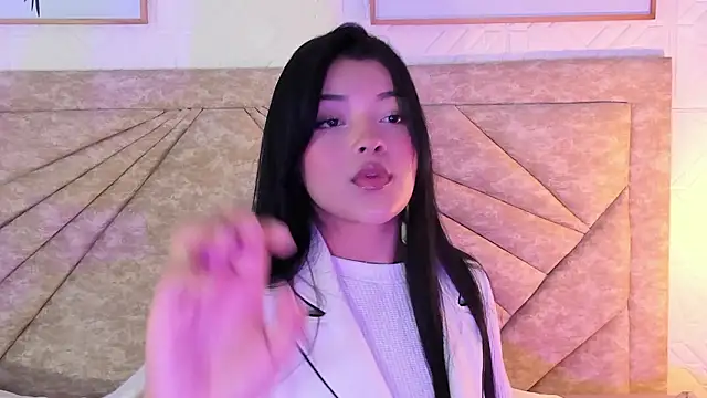 EmmaBlossom online show from February 1, 2026, 12:36 pm