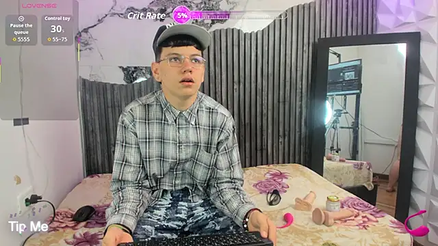 Snapshot of Noah_n_Sophie chatting on September 27, 2025, 2:50 am Noah n Sophie online show from September 27, 2025, 2:50 am